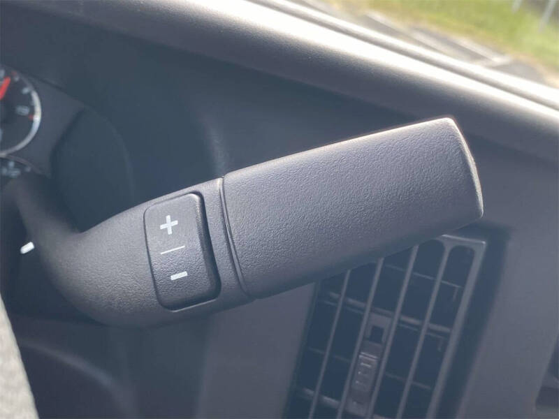 2025 Chevrolet Express 3500