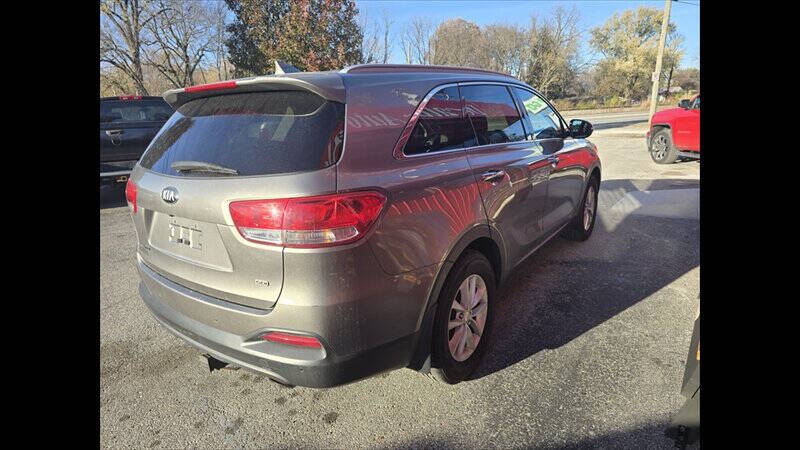 2016 Kia Sorento LX