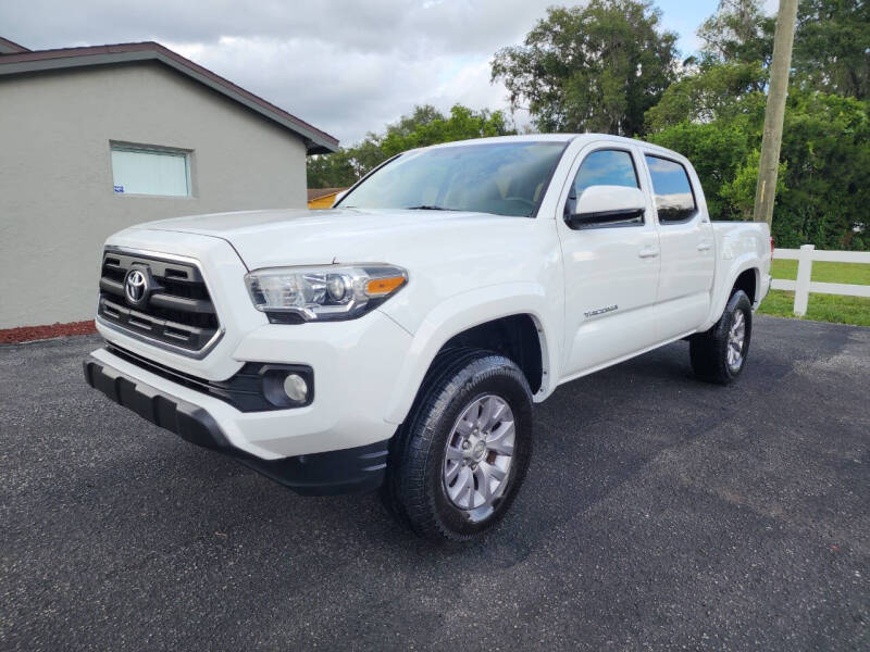 2016 Toyota Tacoma SR5's photo