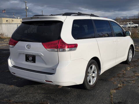 2012 Toyota Sienna LE 8-Passenger