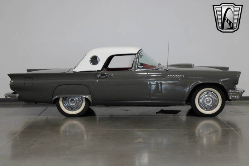 1957 Ford Thunderbird