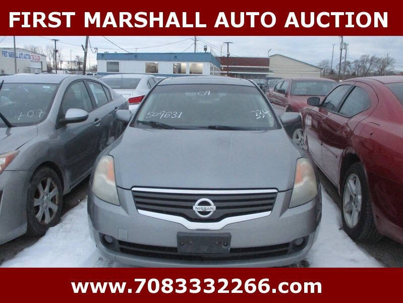 2009 Nissan Altima for sale at First Marshall Auto Auction in Harvey IL