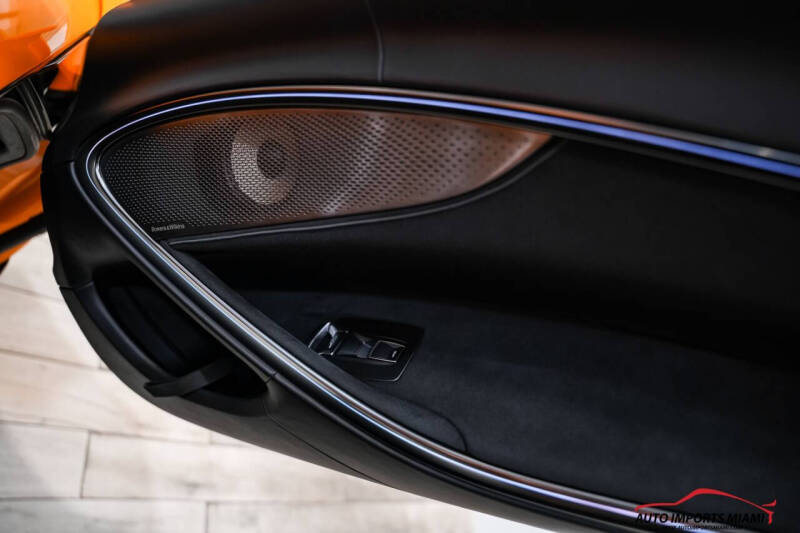 2023 McLaren Artura