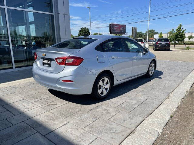 2018 Chevrolet Cruze LS Auto