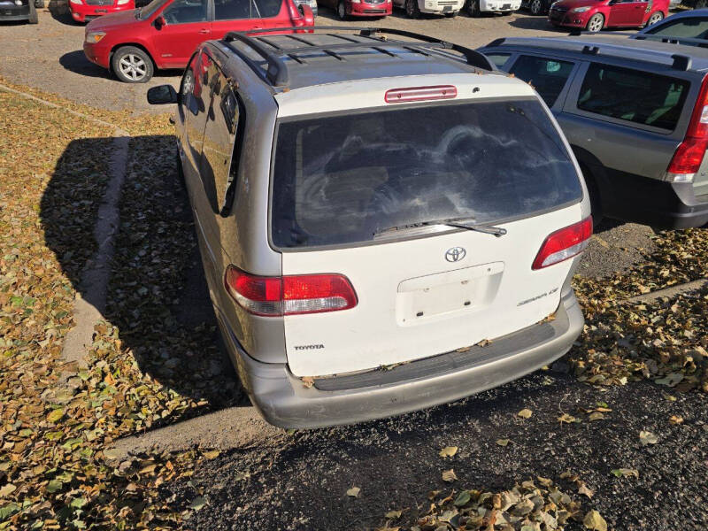 2001 Toyota Sienna LE