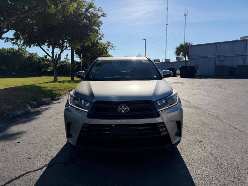 2019 Toyota Highlander SE