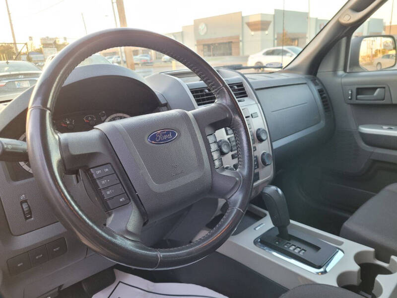 2012 Ford Escape XLT photo 9