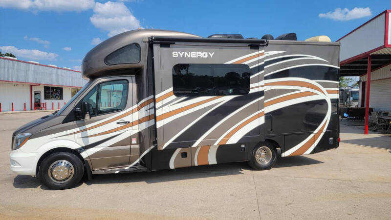 2017 Thor Motor Coach SYNERGY  CB24