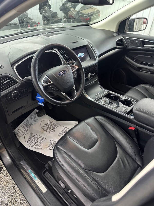 2019 Ford Edge Titanium