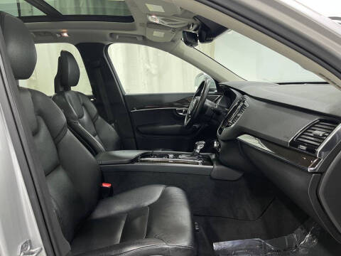 2018 Volvo XC90 T6 Momentum