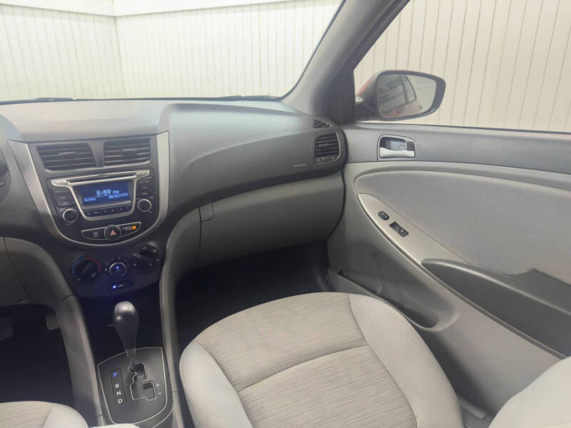 2016 Hyundai Accent SE