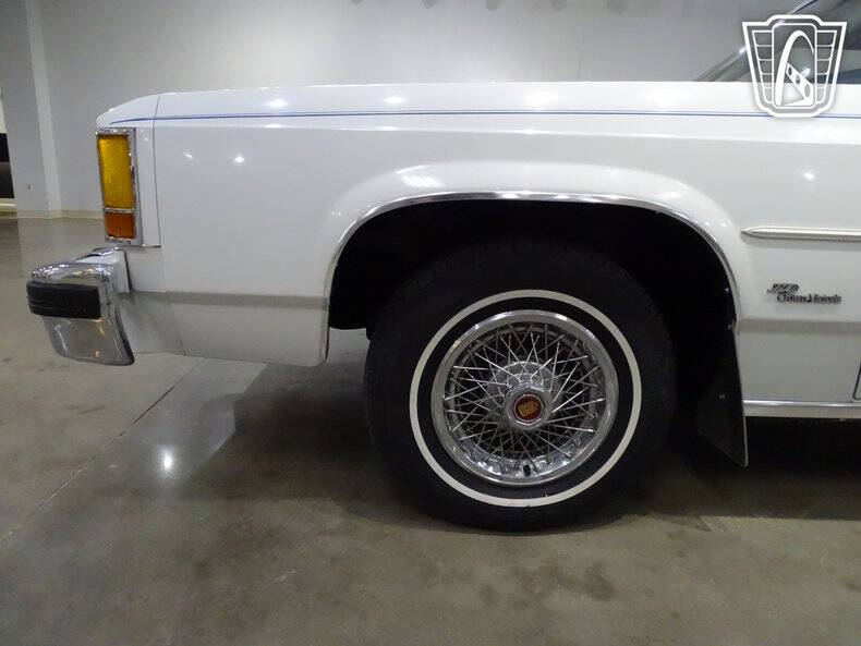 1985 Ford LTD Crown Victoria