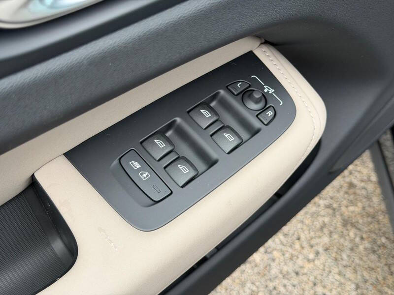 2026 Volvo XC60 B5 Core