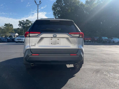 2022 Toyota RAV4 Hybrid XLE