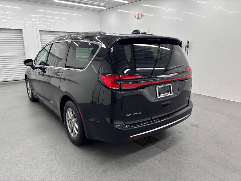 2022 Chrysler Pacifica Touring