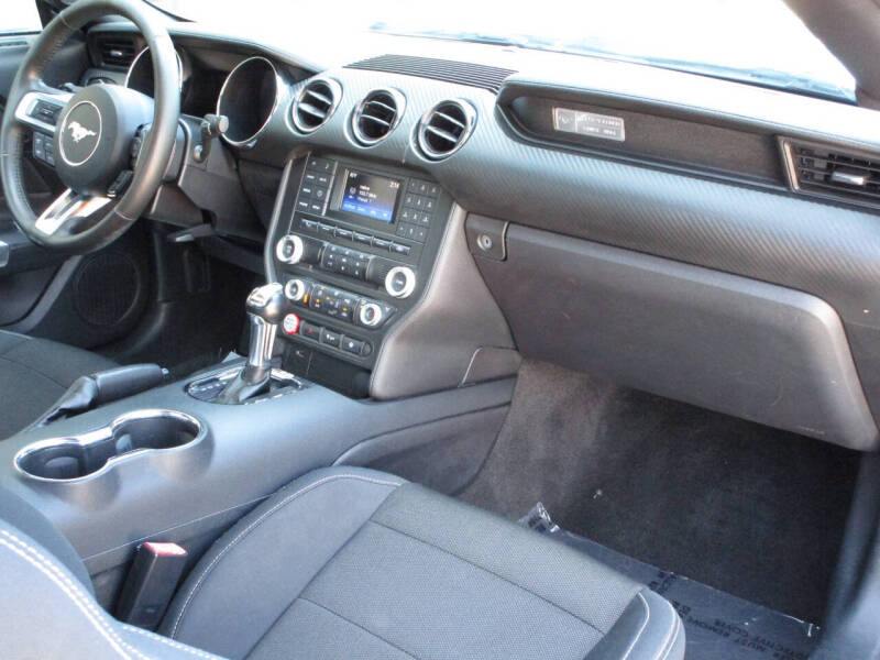 2015 Ford Mustang V6