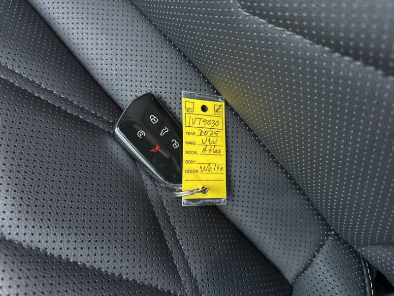 2025 Volkswagen Atlas Cross Sport SE