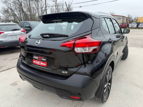 2019 Nissan Kicks SR