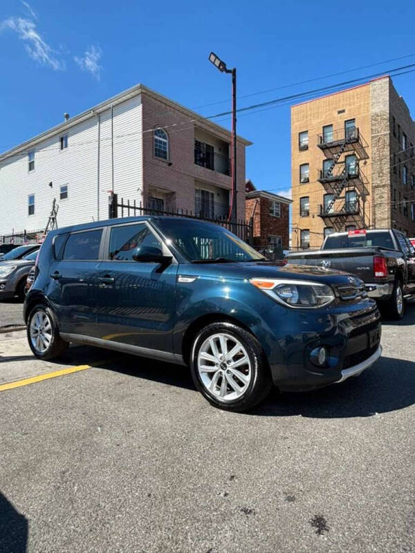 2017 Kia Soul +