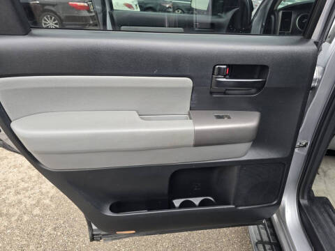 2011 Toyota Sequoia SR5