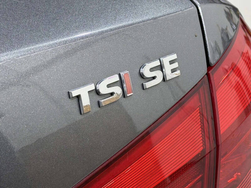 2015 Volkswagen Passat 1.8T SE