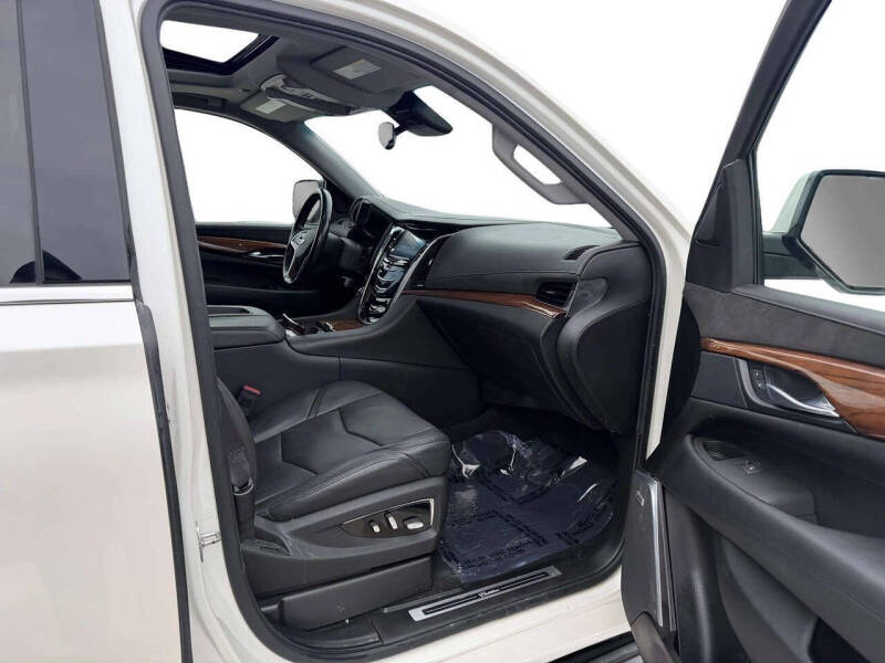 2015 Cadillac Escalade Luxury