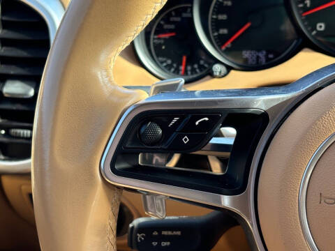 2017 Porsche Cayenne Platinum Edition