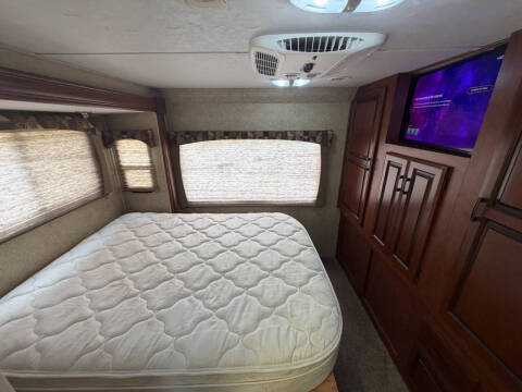 2012 Forest River SUNSEEKER 3010DS