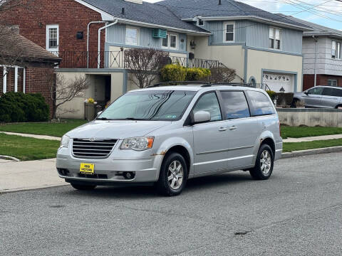 2010 Chrysler Town and Country for sale at Reis Motors LLC in Lawrence NY