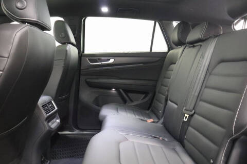 2026 Volkswagen Atlas Cross Sport SEL R-Line Black 4Motion