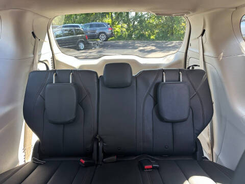 2020 Chrysler Pacifica Touring L