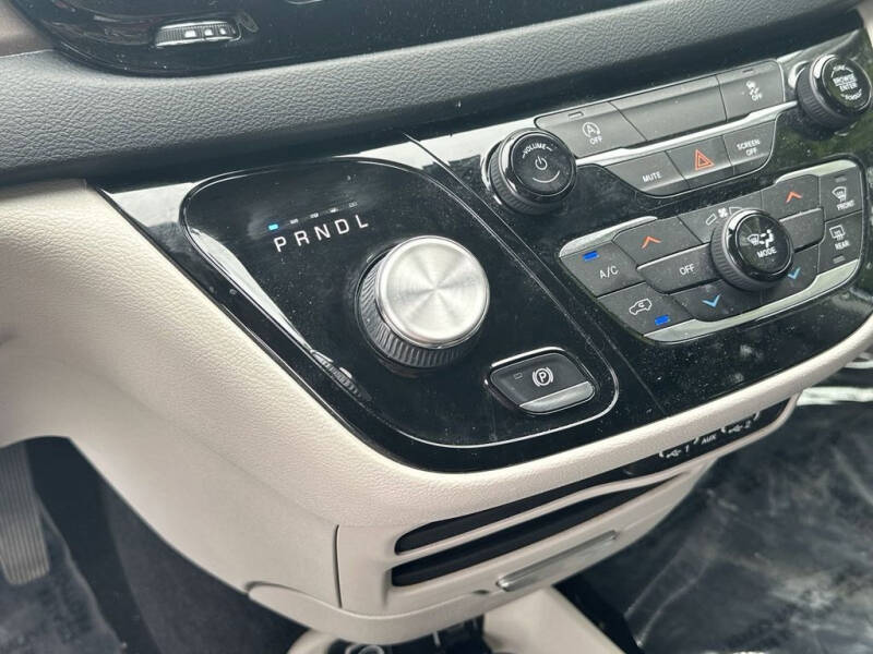 2021 Chrysler Voyager LXi