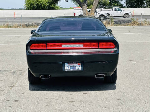 2014 Dodge Challenger SXT