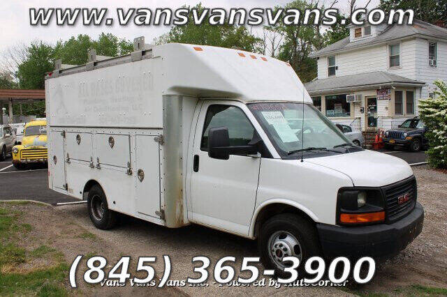 2010 GMC Savana Cutaway for sale at Vans Vans Vans INC in Blauvelt NY