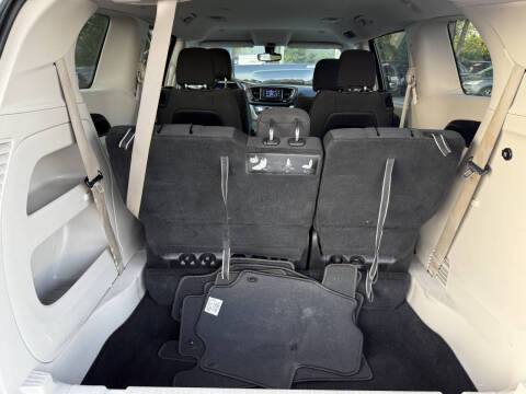 2017 Chrysler Pacifica Touring