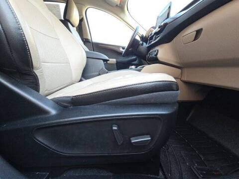 2020 Ford Escape Hybrid Titanium