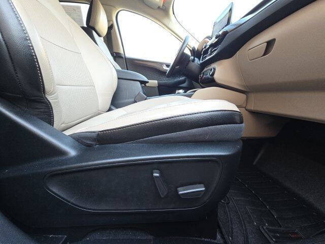 2020 Ford Escape Hybrid Titanium