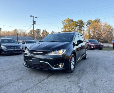 2019 Chrysler Pacifica for sale at Cars of America in Dinwiddie VA