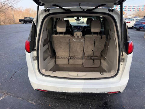 2017 Chrysler Pacifica Touring-L