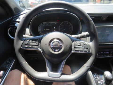 2020 Nissan Kicks SR