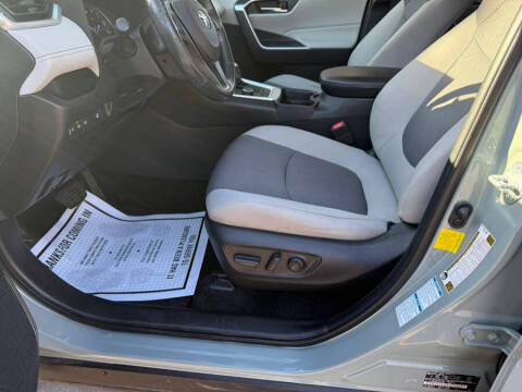 2020 Toyota RAV4 Hybrid XLE