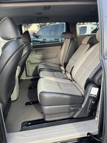2017 Kia Sedona LX
