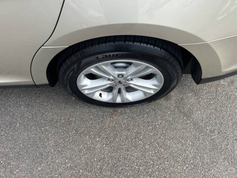 2018 Ford Taurus SE