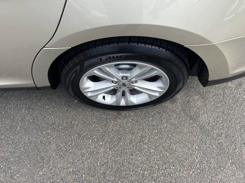 2018 Ford Taurus SE