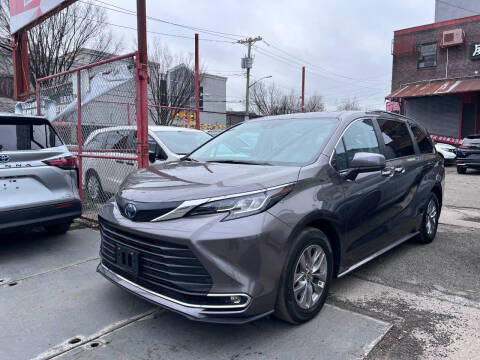 2022 Toyota Sienna XLE 7-Passenger