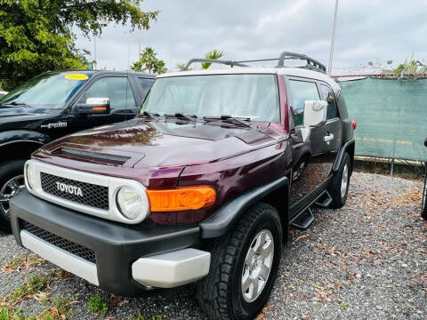 2007 Toyota FJ Cruiser for sale at DAN'S DEALS ON WHEELS AUTO SALES, INC. in Davie FL