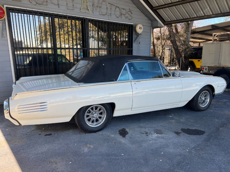 1961 Ford Thunderbird