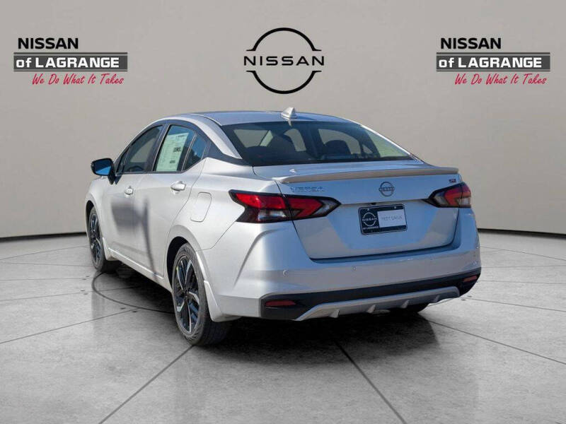 2025 Nissan Versa SR