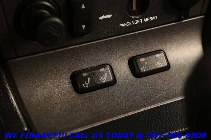 2003 Ford Thunderbird