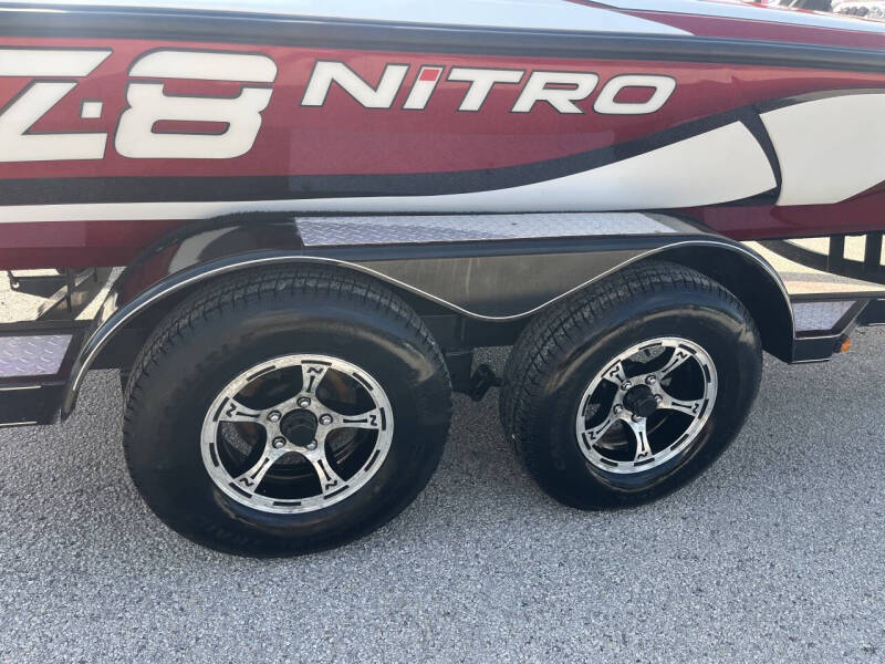 2015 Nitro Z-8